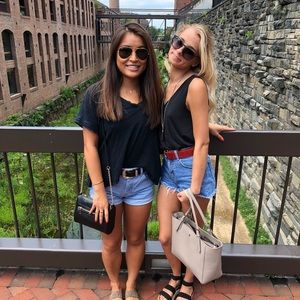 Meet your Posher, Nicole